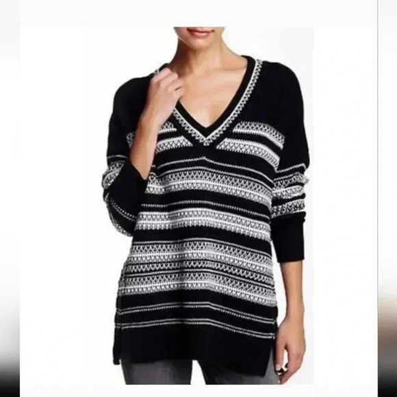 VINCE V Neck Sweater - Picture 1 of 9
